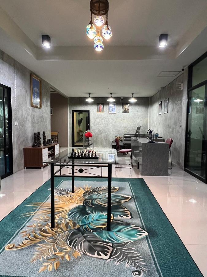 V Tharm Hotel Udon Thani Bagian luar foto