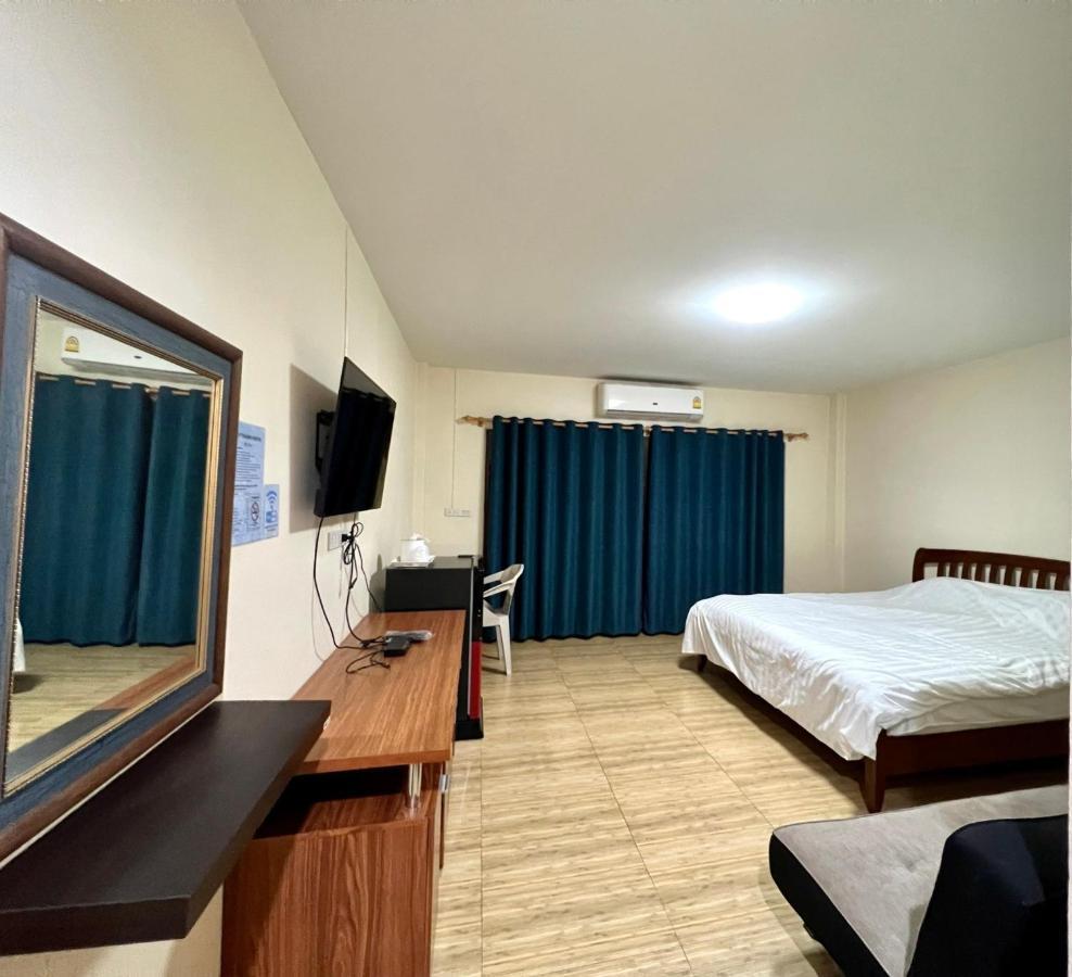 V Tharm Hotel Udon Thani Bagian luar foto