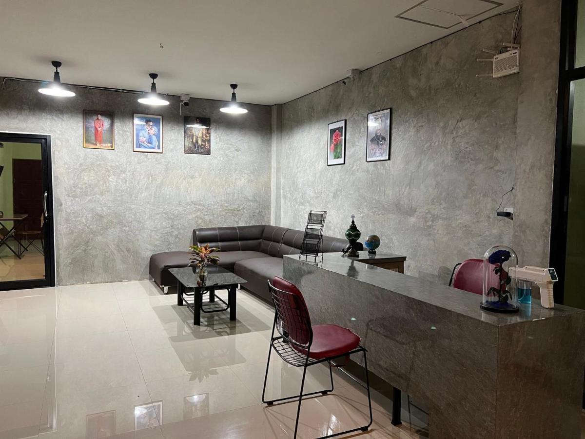 V Tharm Hotel Udon Thani Bagian luar foto