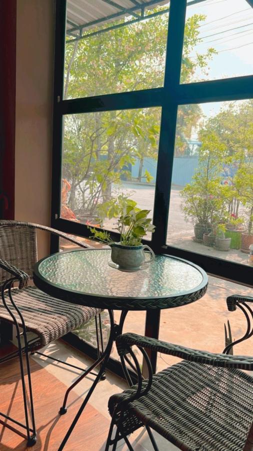 V Tharm Hotel Udon Thani Bagian luar foto