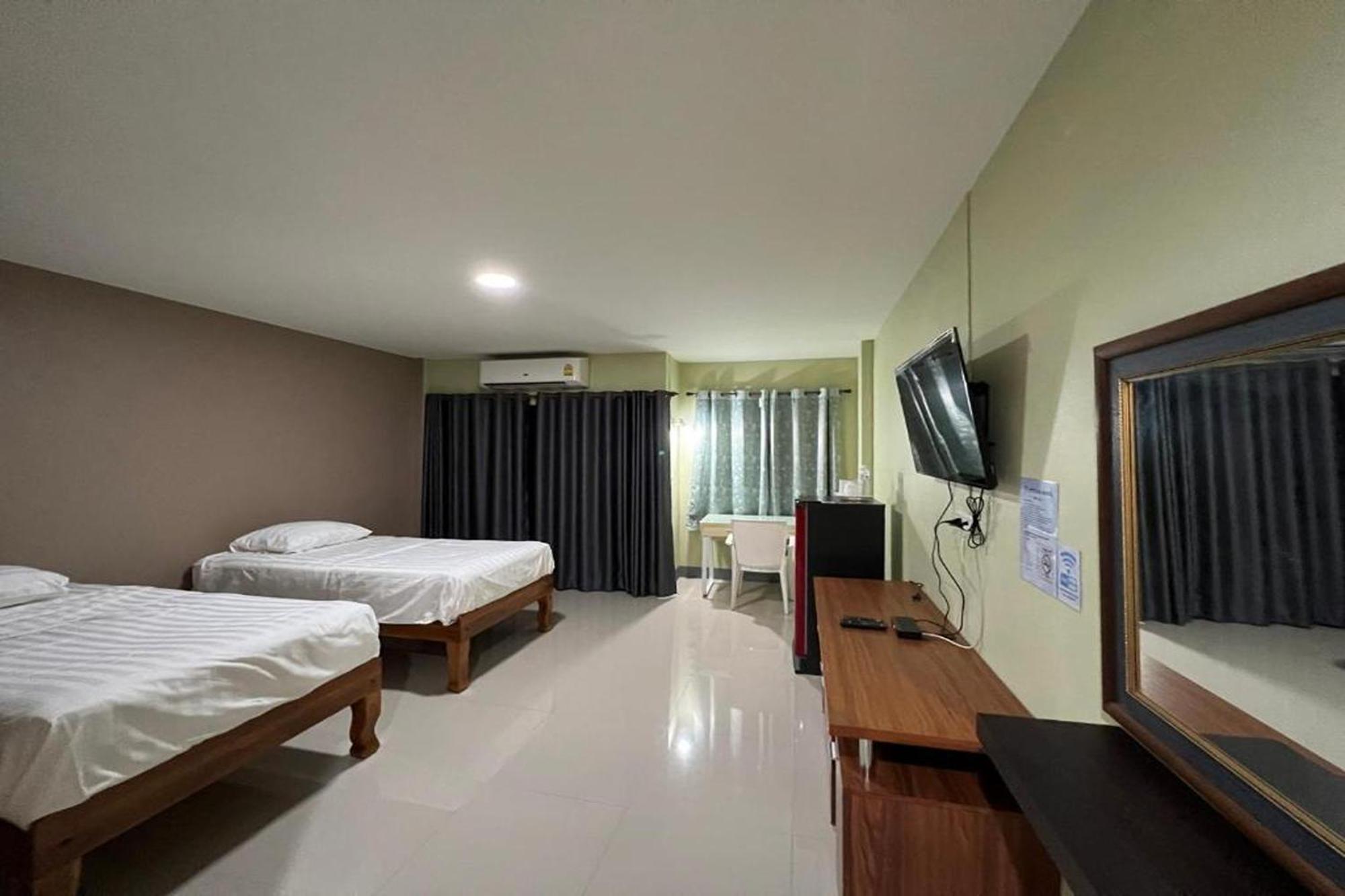 V Tharm Hotel Udon Thani Bagian luar foto