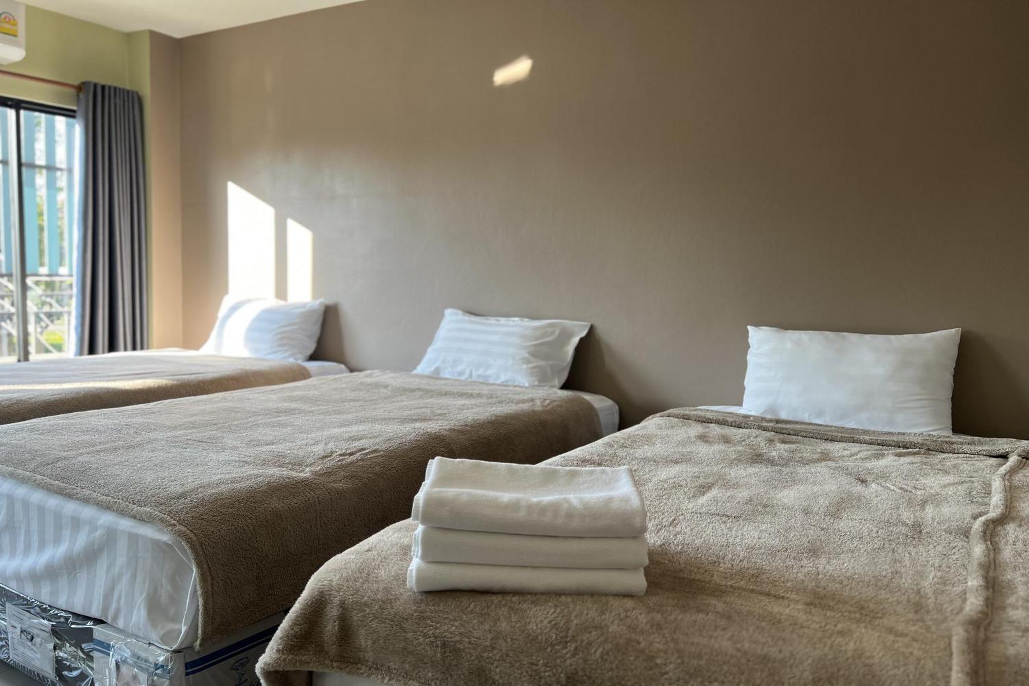 V Tharm Hotel Udon Thani Bagian luar foto