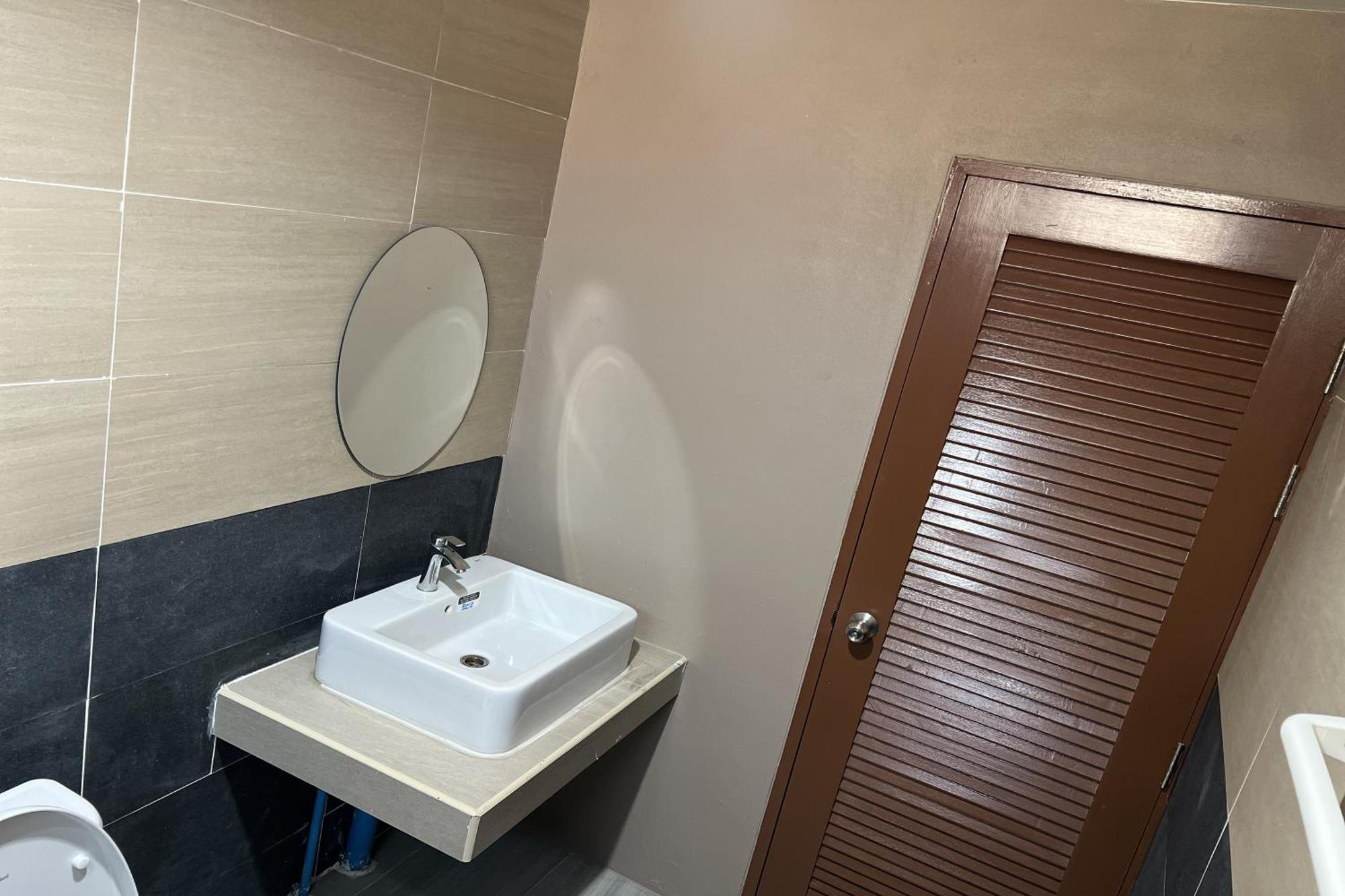 V Tharm Hotel Udon Thani Bagian luar foto