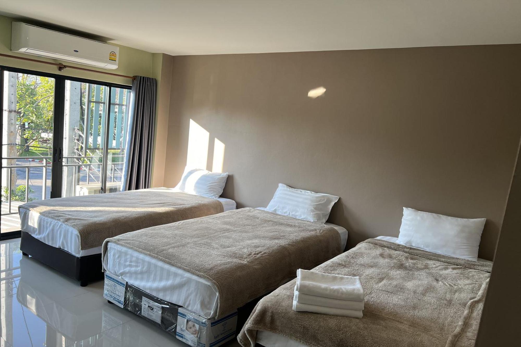V Tharm Hotel Udon Thani Bagian luar foto