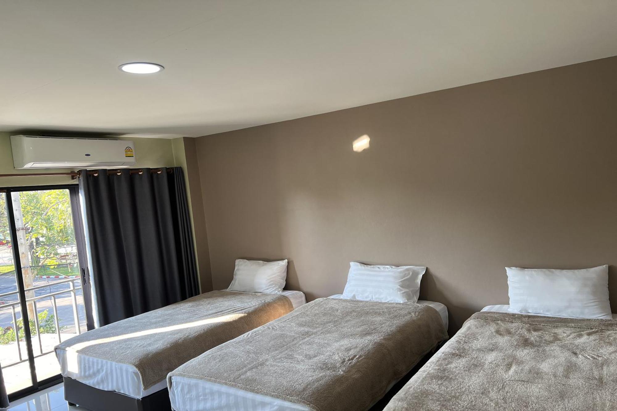 V Tharm Hotel Udon Thani Bagian luar foto