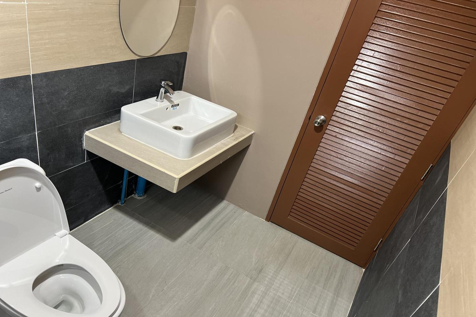 V Tharm Hotel Udon Thani Bagian luar foto