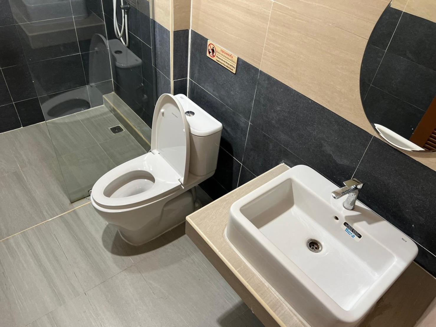 V Tharm Hotel Udon Thani Bagian luar foto
