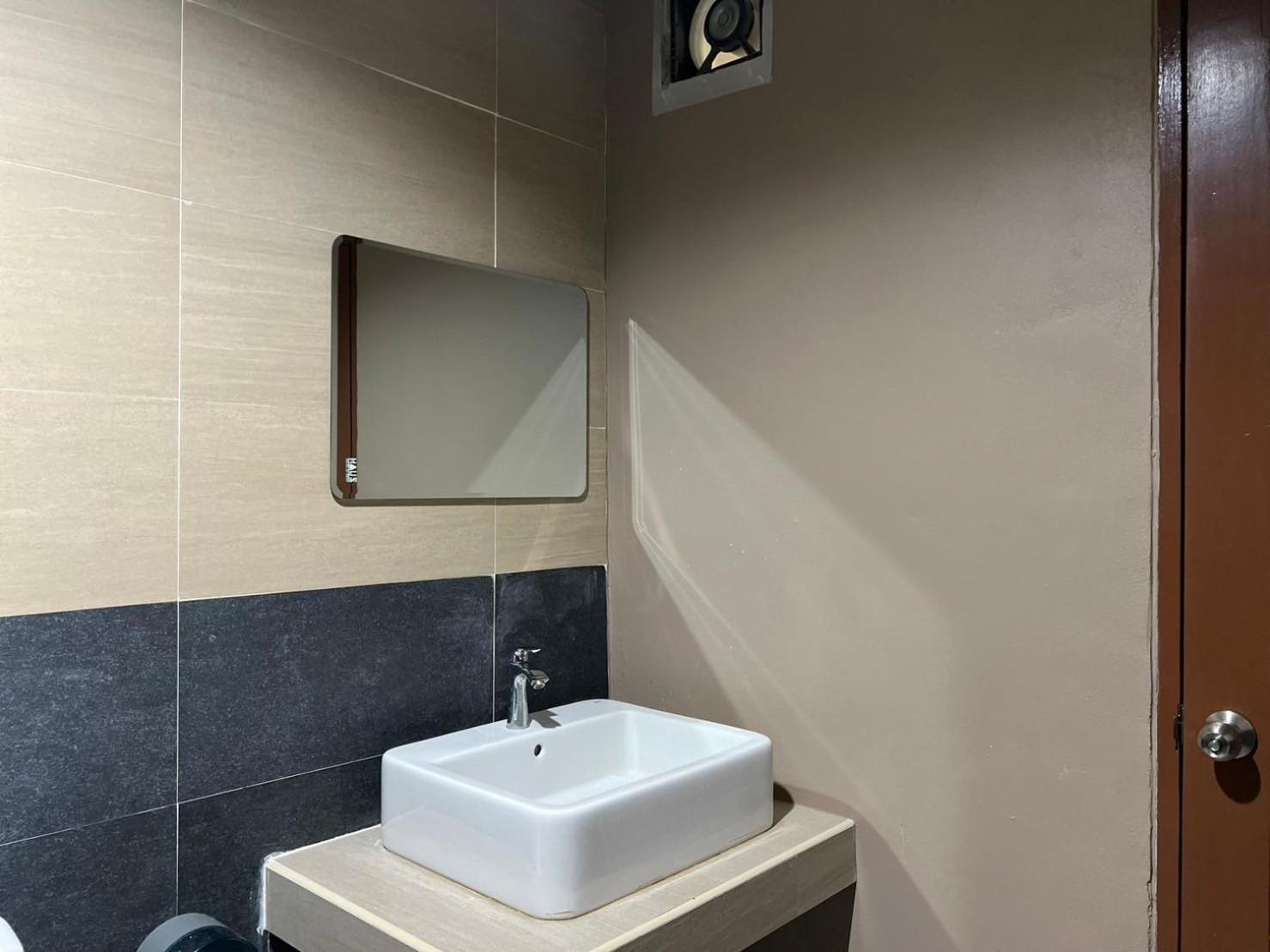 V Tharm Hotel Udon Thani Bagian luar foto